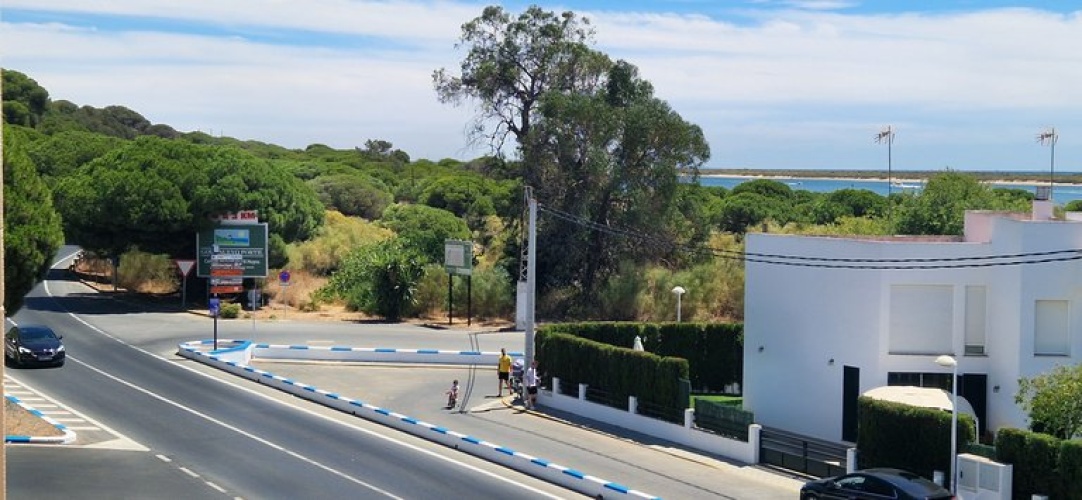 apartamento vacacional El Rompido, alquiler turístico Huelva, vacaciones Costa de la Luz, piso con piscina Huelva, vistas al mar El Rompido, alojamiento con WiFi, alquiler verano Huelva, apartamento playa Huelva, El Rompido turismo, alojamiento familiar Huelva