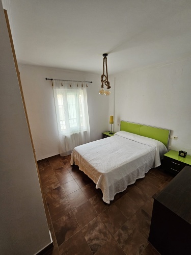 Casa adosada de 2 plantas en Nuevo Portil, con acceso directo a la piscina, terraza privada, 2 dormitorios y aire acondicionado. Ideal para vacaciones o estancias prolongadas.

