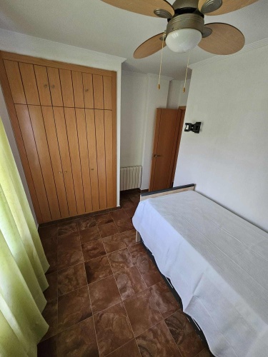 Casa adosada de 2 plantas en Nuevo Portil, con acceso directo a la piscina, terraza privada, 2 dormitorios y aire acondicionado. Ideal para vacaciones o estancias prolongadas.

