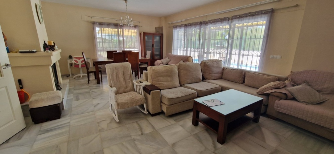 chalet en nuevo portil, chalet con piscina huelva, casa en la playa, chalet con jardín, venta casa huelva, alquiler vacacional nuevo portil, inmobiliaria el rompido, vivienda de lujo andalucía