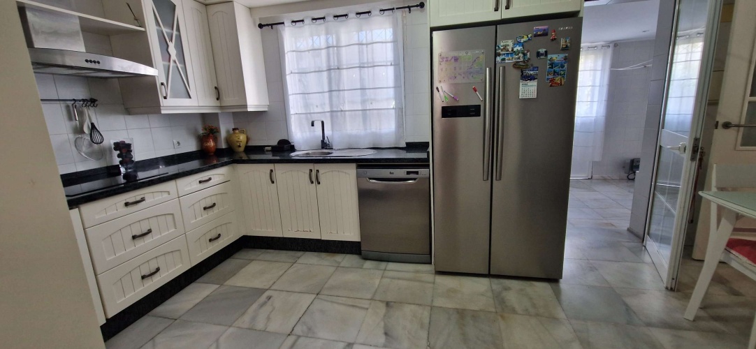 chalet en nuevo portil, chalet con piscina huelva, casa en la playa, chalet con jardín, venta casa huelva, alquiler vacacional nuevo portil, inmobiliaria el rompido, vivienda de lujo andalucía