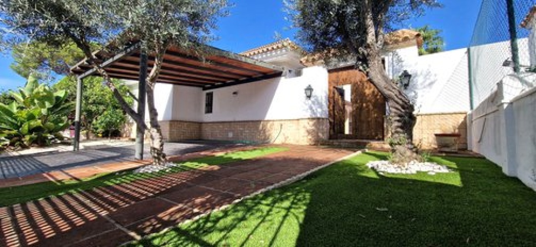 alquiler chalet playa del portil, cortijo independiente, piscina privada, alquiler temporal, chalet con chimenea, campo de golf, naturaleza, Cartaya, costa de la luz

